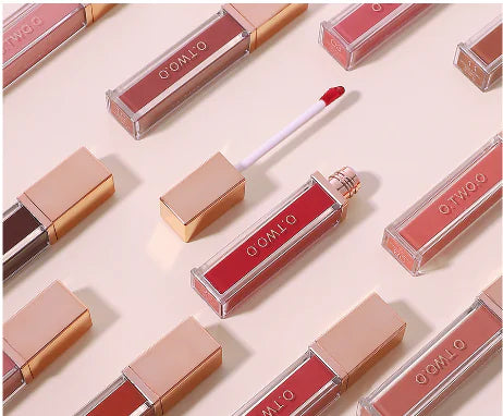 Moisturizing and Nourishing Lip Glaze